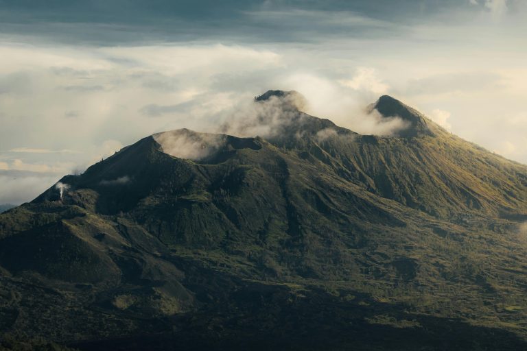 No need to change trip plans for Hawaii due to volcano activity