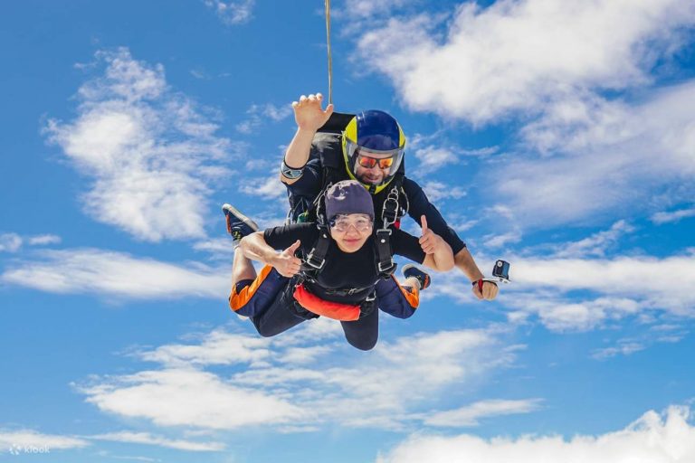 Go Hang Gliding – Hang gliding is an adventure sport that’s both